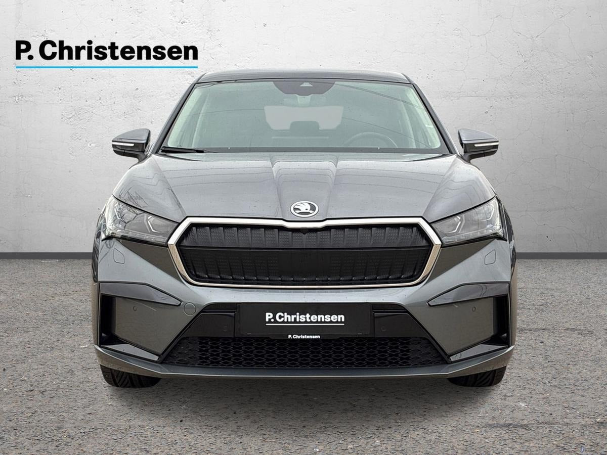 Grå Skoda Enyaq fra 2024