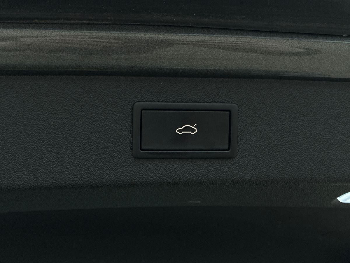 Grå Skoda Enyaq fra 2024