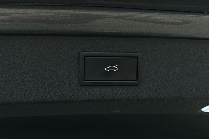 Grå Skoda Enyaq fra 2024