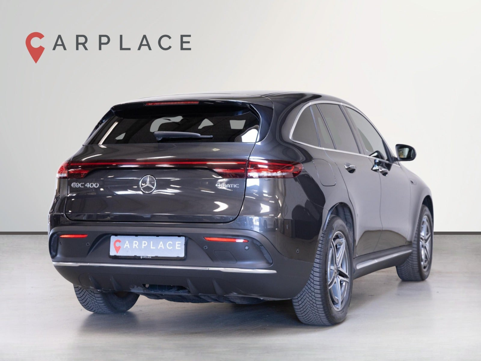 Grå Mercedes EQC400 fra 2021