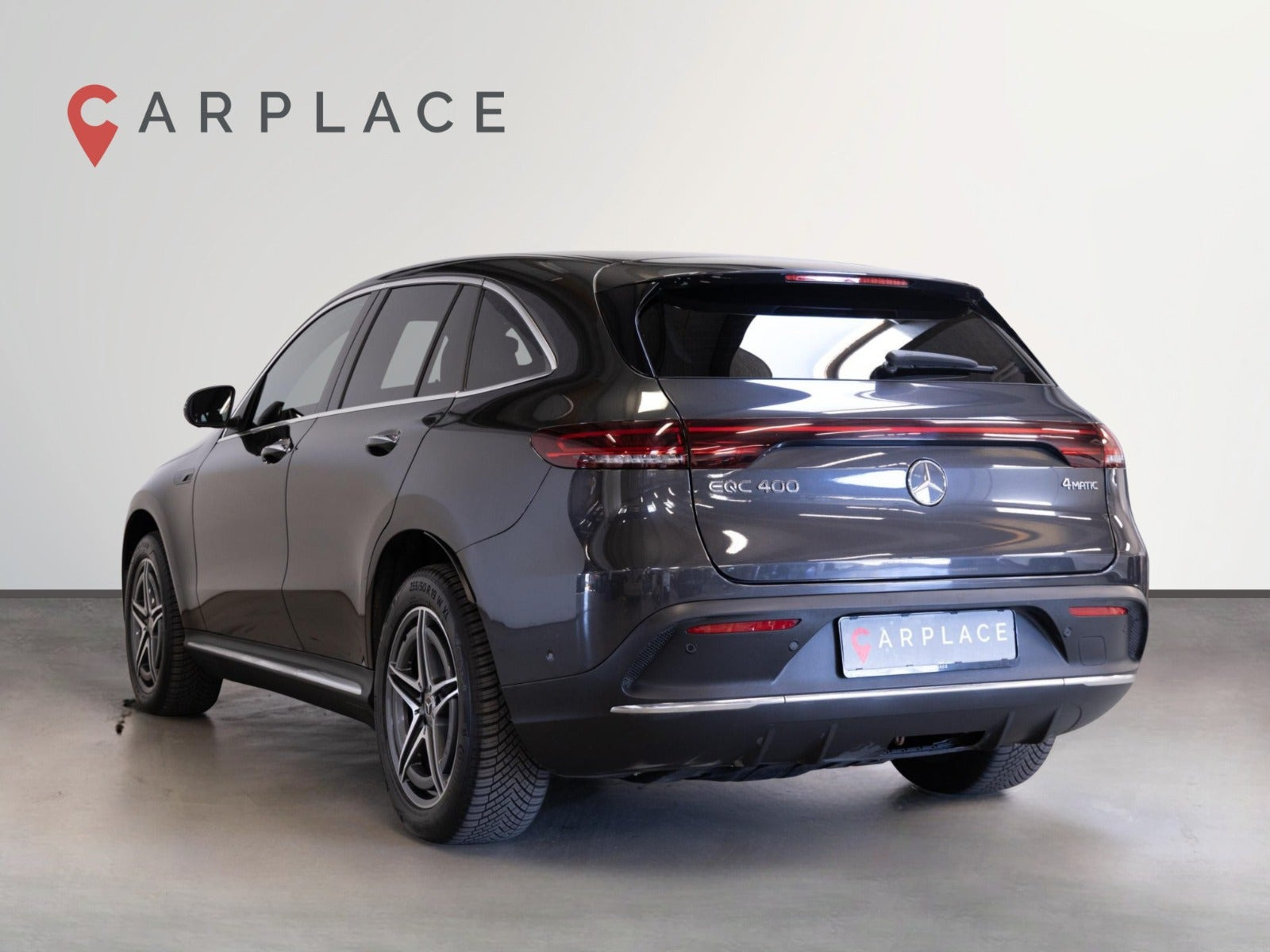 Grå Mercedes EQC400 fra 2021