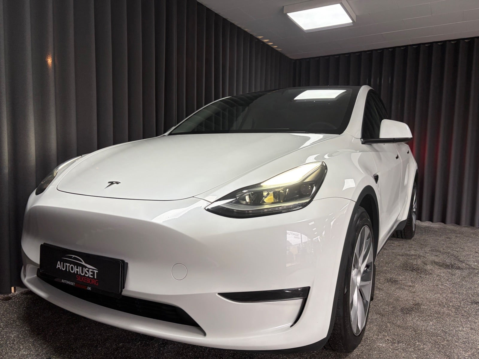 Tesla Model Y Long Range AWD