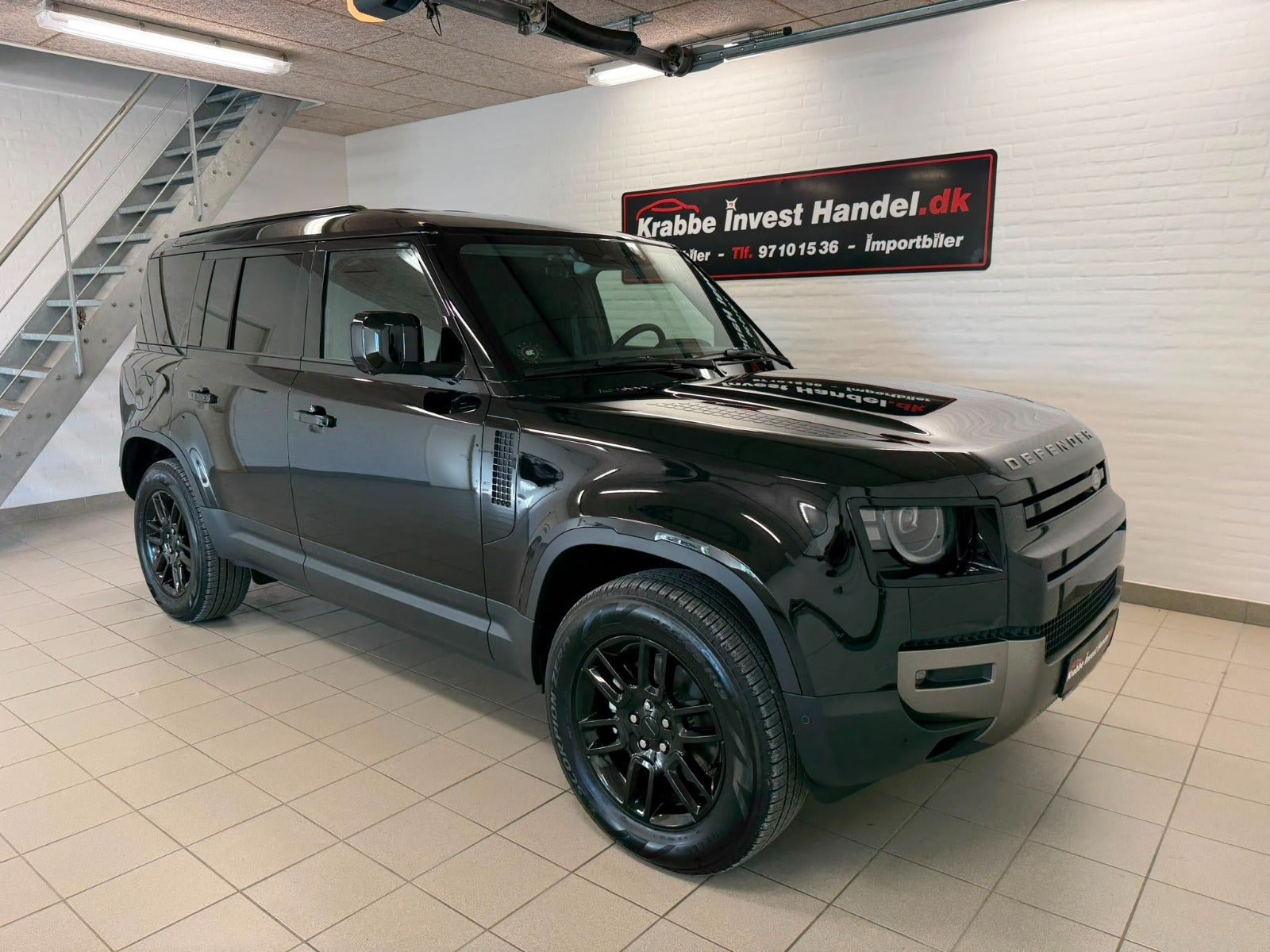 Sort Land Rover Defender 110 fra 2026