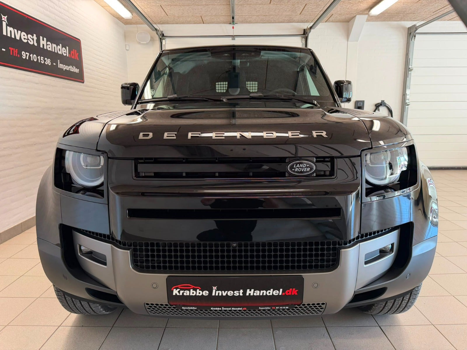 Sort Land Rover Defender 110 fra 2026