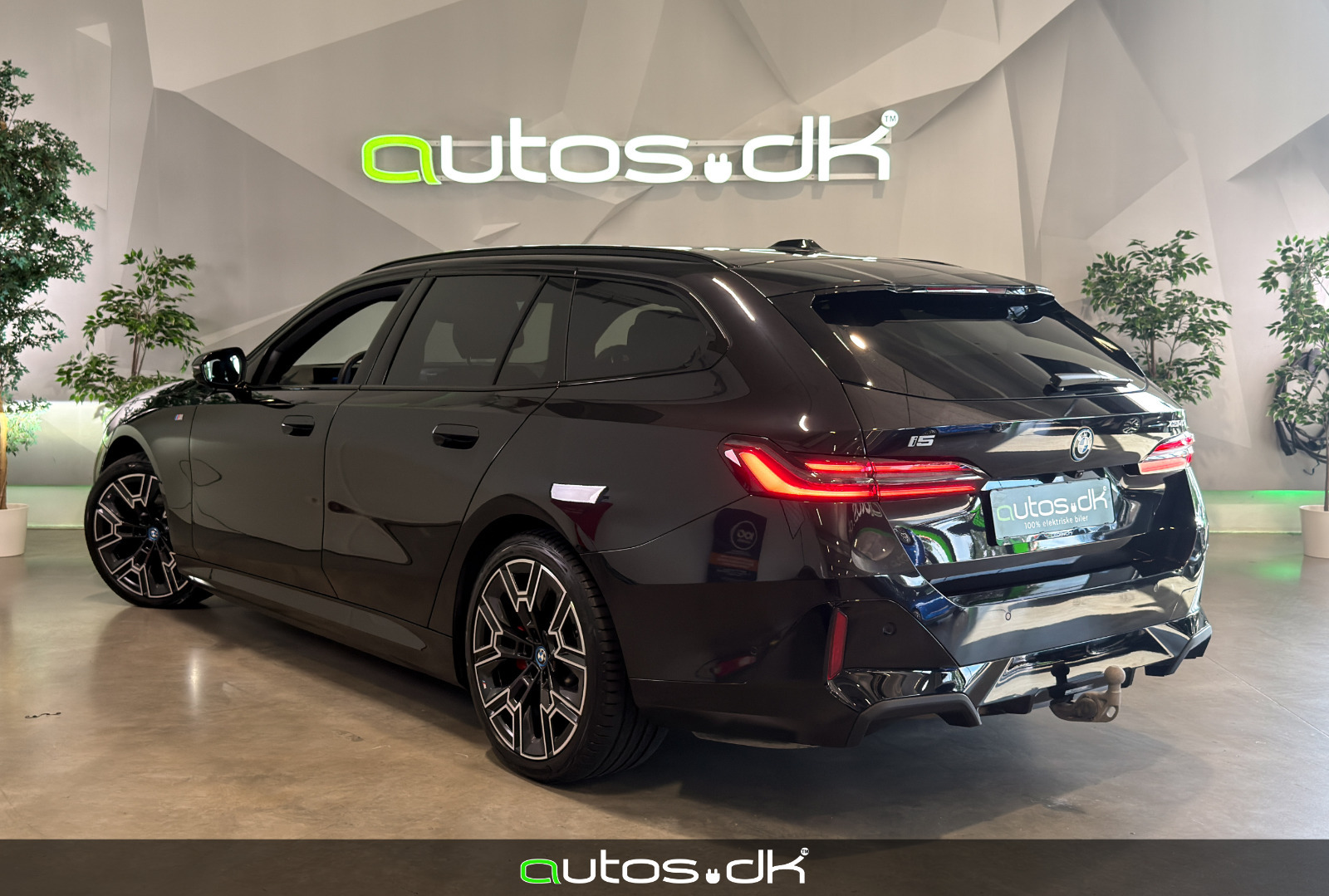 Sort BMW i5 fra 2025