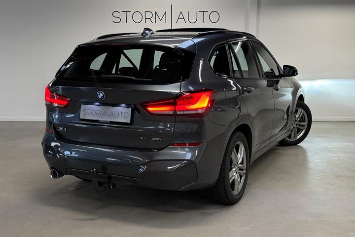 Grå BMW X1 fra 2022