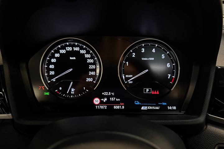 Grå BMW X1 fra 2022