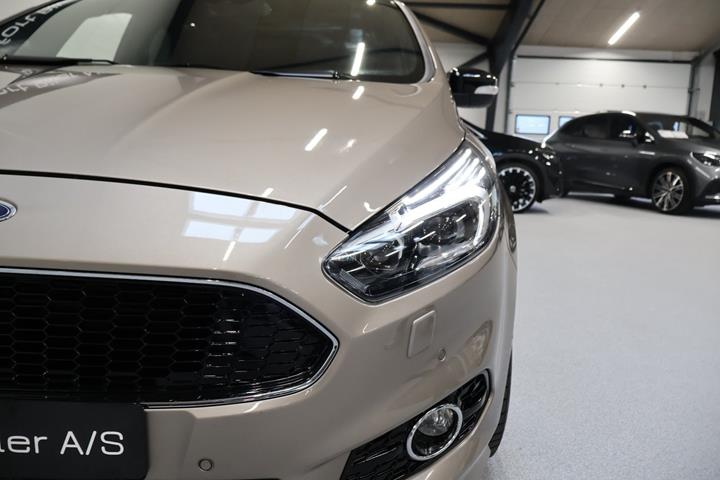 Orange Ford S-MAX fra 2019