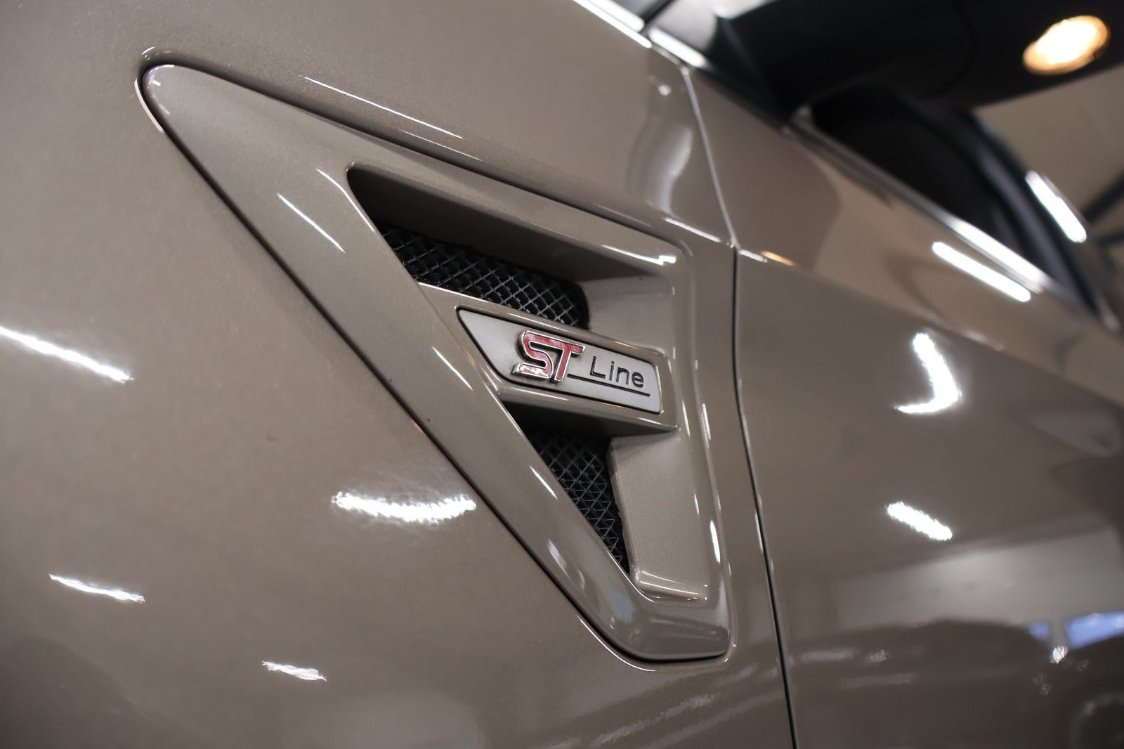 Orange Ford S-MAX fra 2019