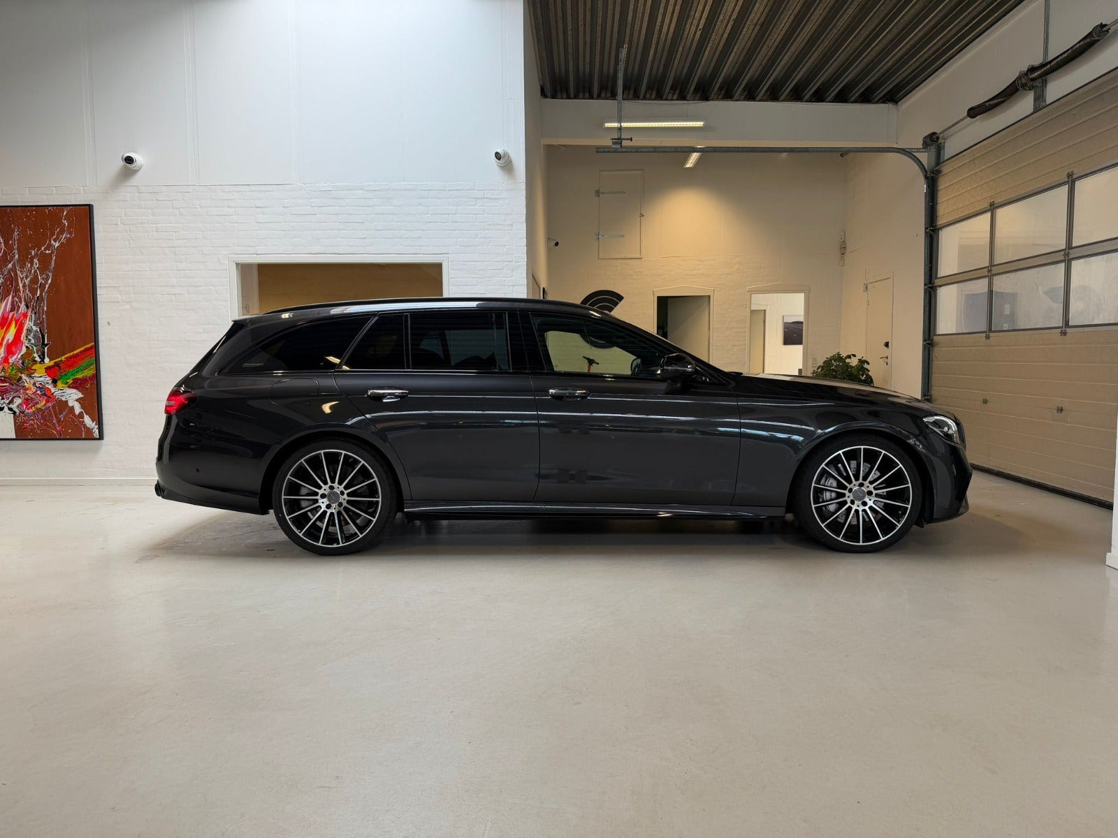 Grå Mercedes E53 fra 2022