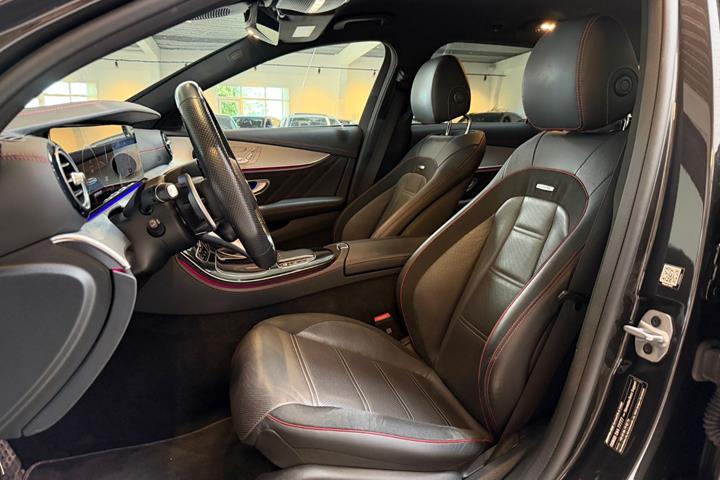 Grå Mercedes E53 fra 2022