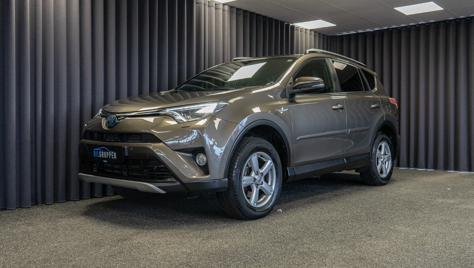 Bronze Toyota RAV4 fra 2016