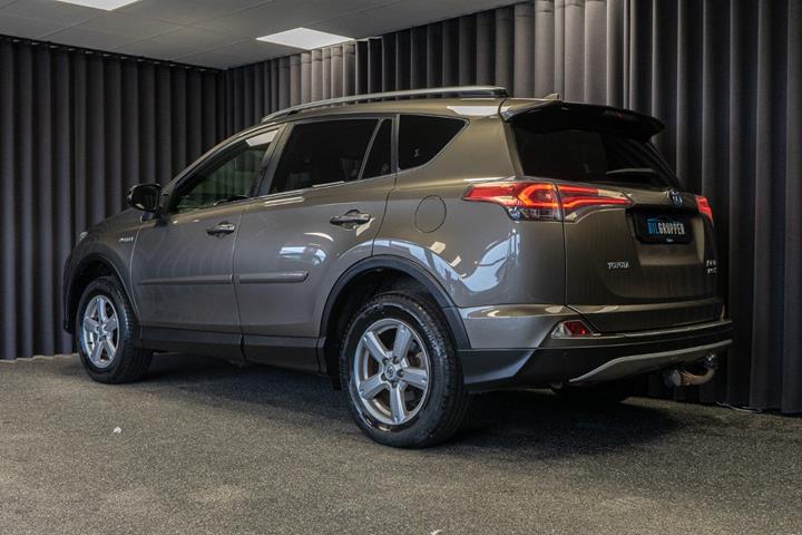 Bronze Toyota RAV4 fra 2016