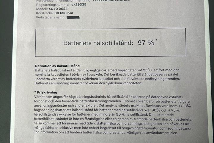 Blå Volvo XC40 fra 2024