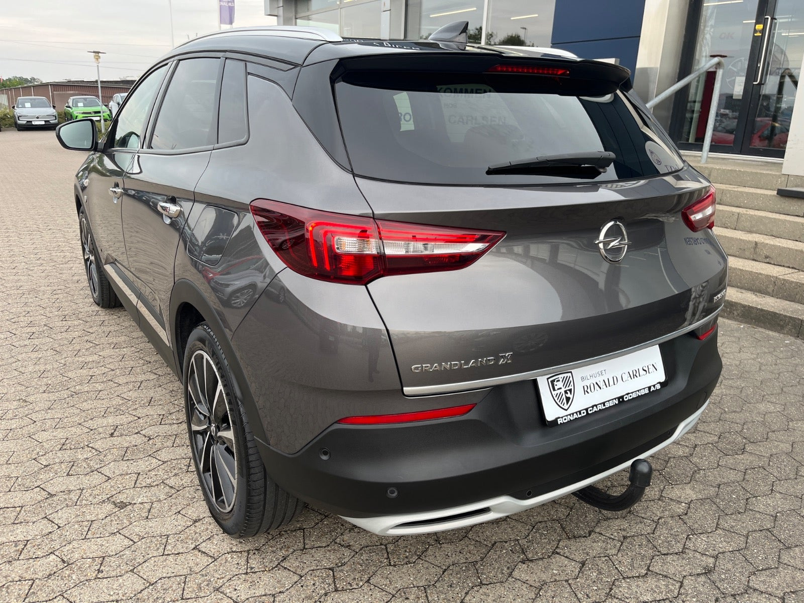 Grå Opel Grandland X fra 2021