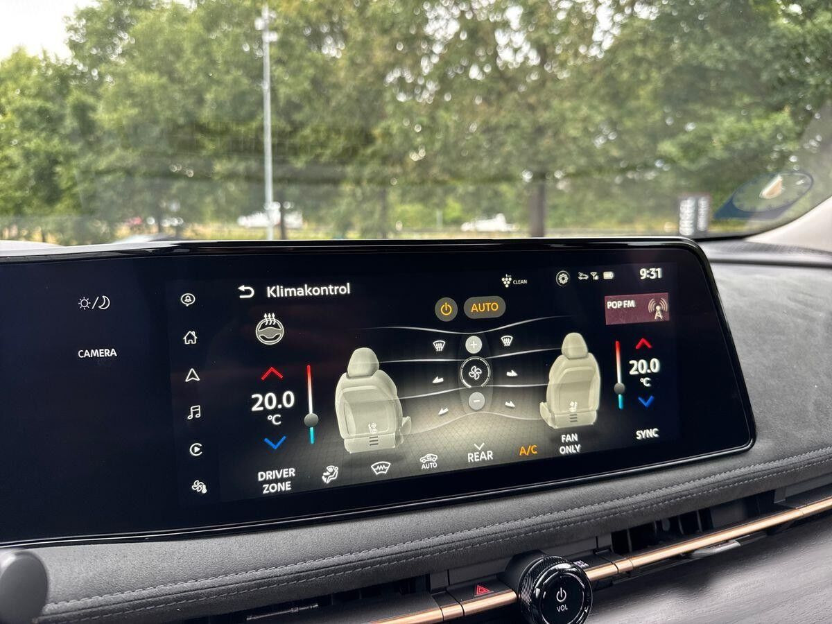 Grå Nissan Ariya fra 2026
