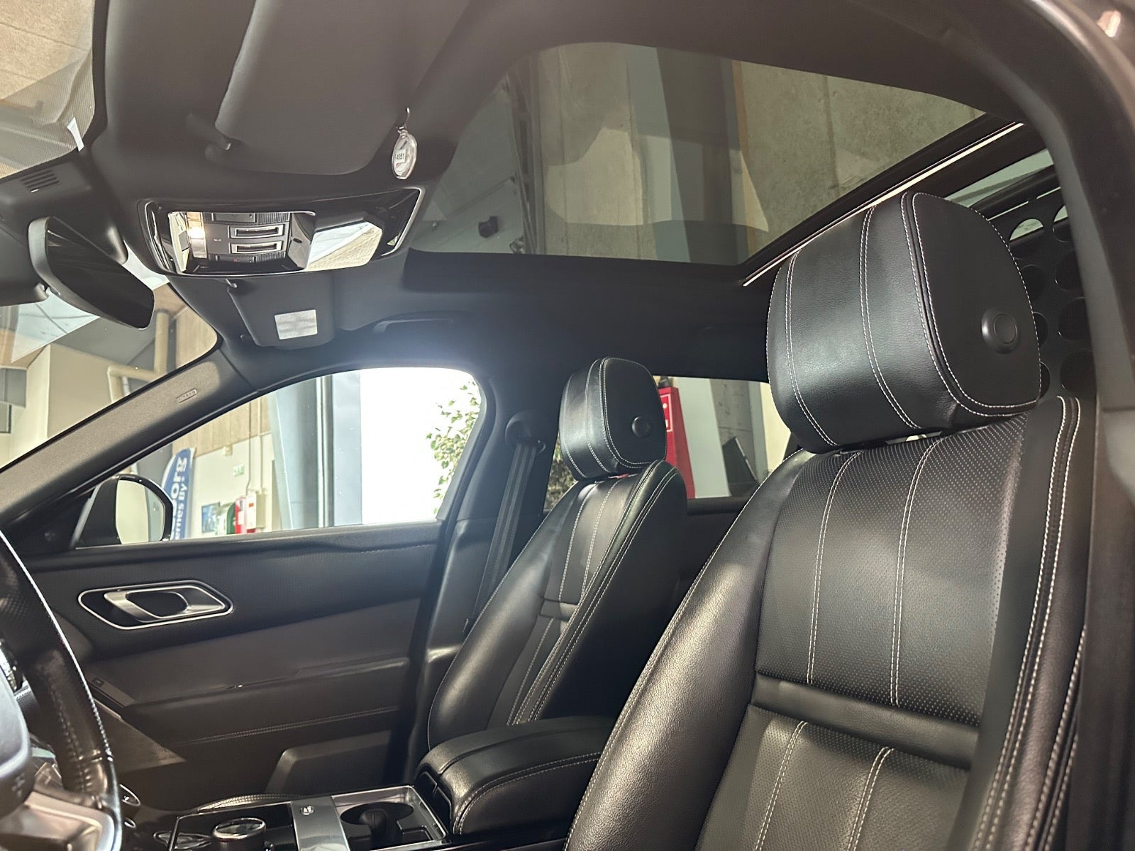 Sort Land Rover Range Rover Velar fra 2018