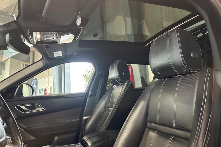 Sort Land Rover Range Rover Velar fra 2018