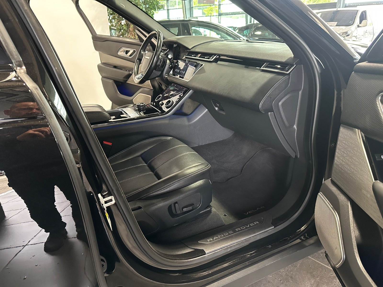 Sort Land Rover Range Rover Velar fra 2018