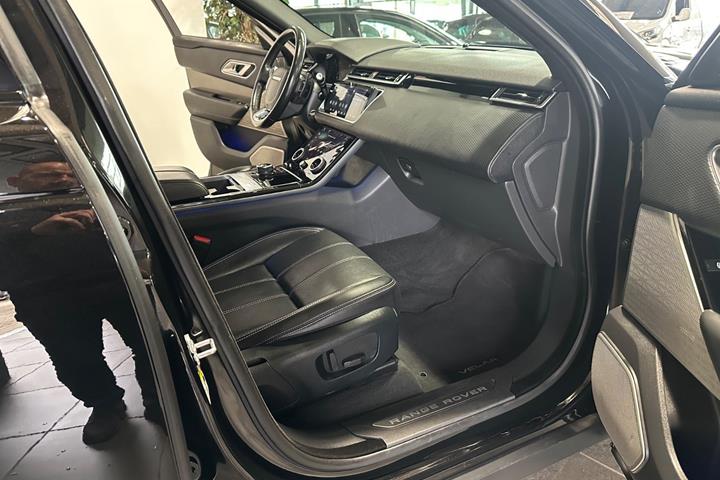Sort Land Rover Range Rover Velar fra 2018