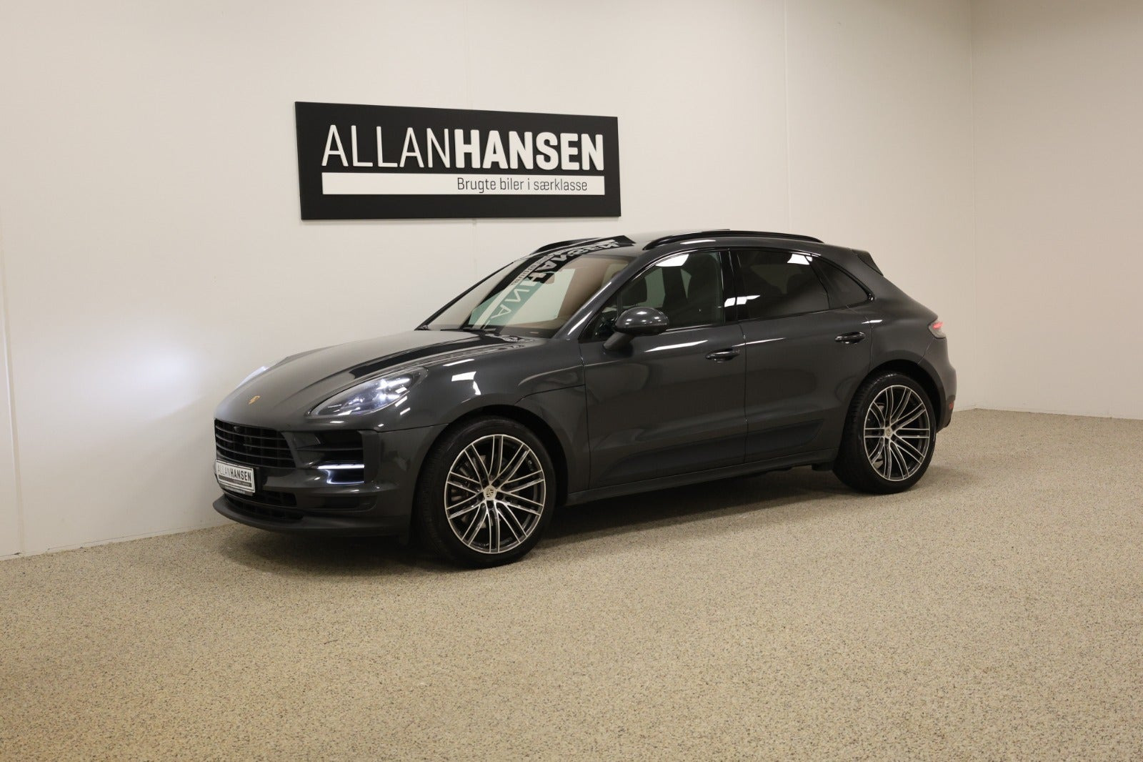 Grå Porsche Macan S fra 2019