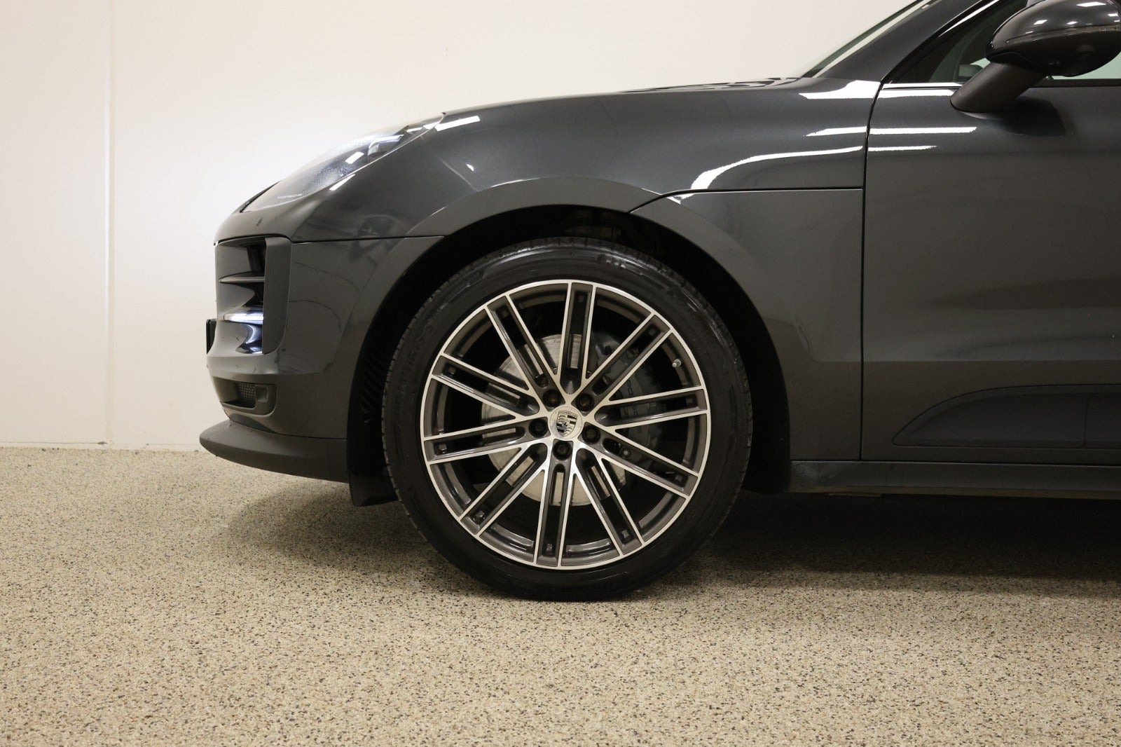 Grå Porsche Macan S fra 2019