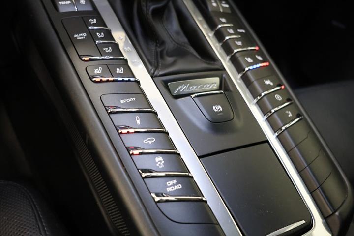 Grå Porsche Macan S fra 2019