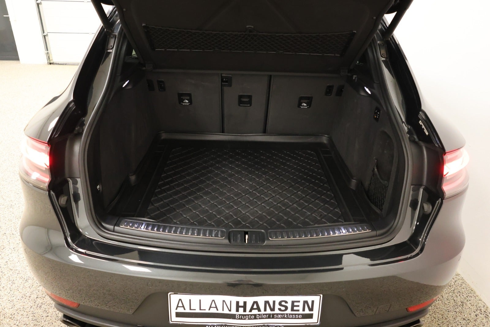 Grå Porsche Macan S fra 2019