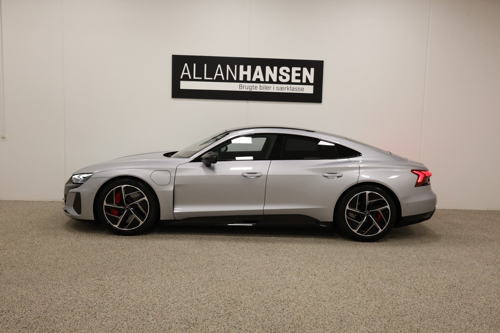Sølv Audi RS e-tron GT fra 2022