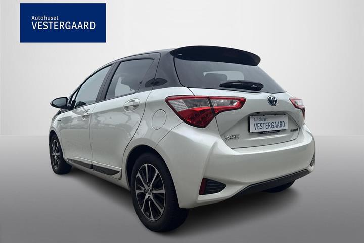 Hvid Toyota Yaris fra 2019