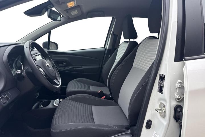 Hvid Toyota Yaris fra 2019