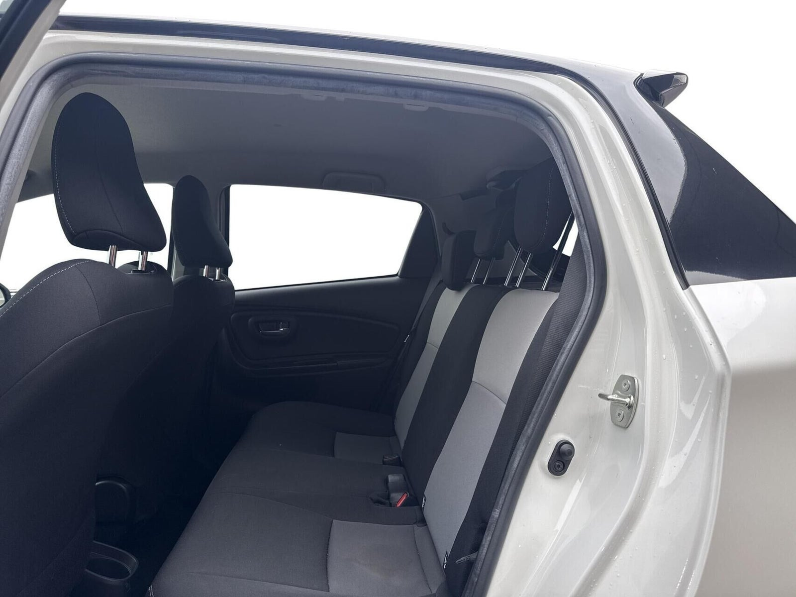 Hvid Toyota Yaris fra 2019