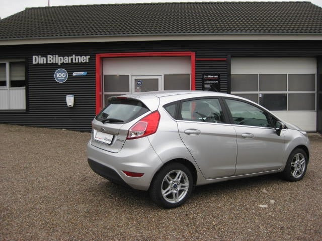 Sølv Ford Fiesta fra 2014