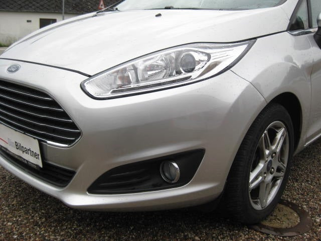 Sølv Ford Fiesta fra 2014