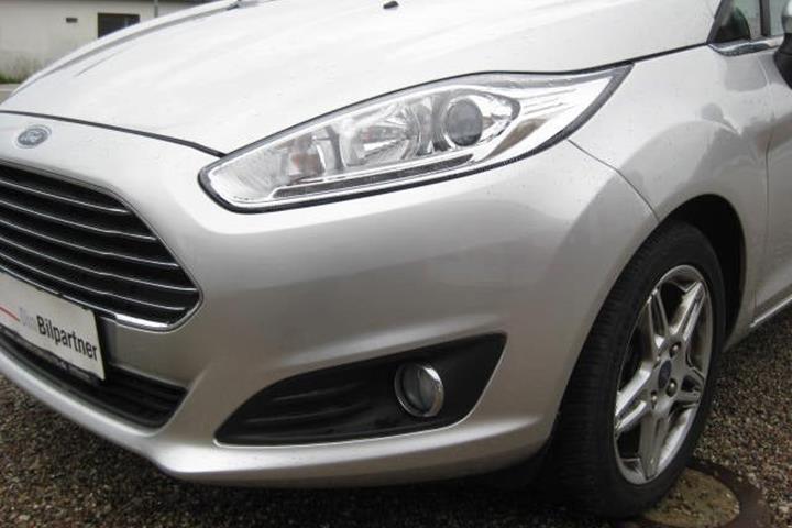 Sølv Ford Fiesta fra 2014
