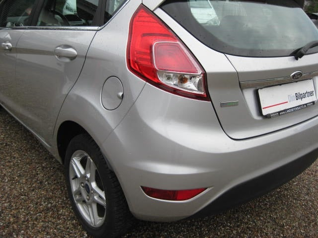 Sølv Ford Fiesta fra 2014