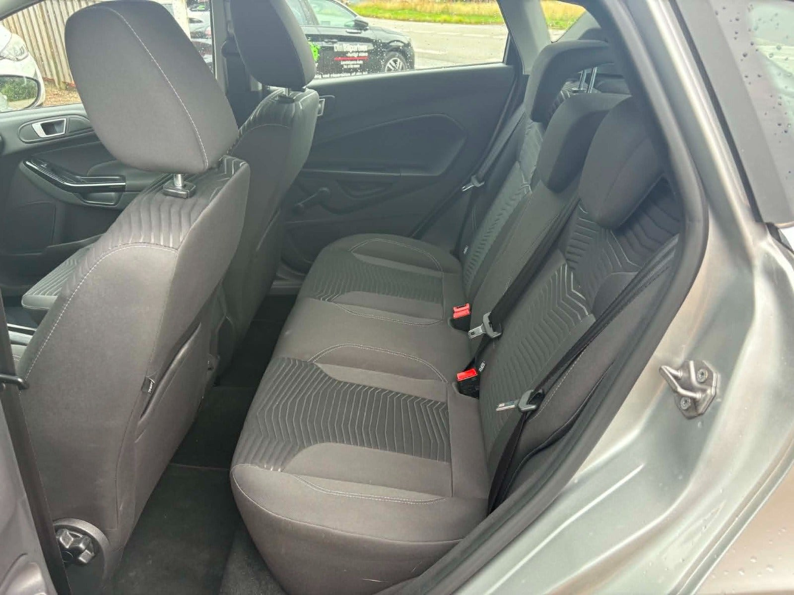 Sølv Ford Fiesta fra 2014