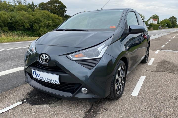 Grå Toyota Aygo fra 2020