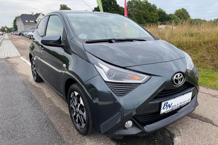 Grå Toyota Aygo fra 2020