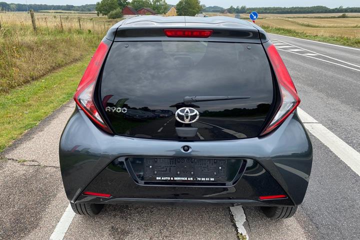 Grå Toyota Aygo fra 2020