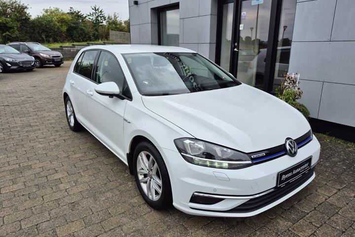 Hvid VW Golf VII fra 2019