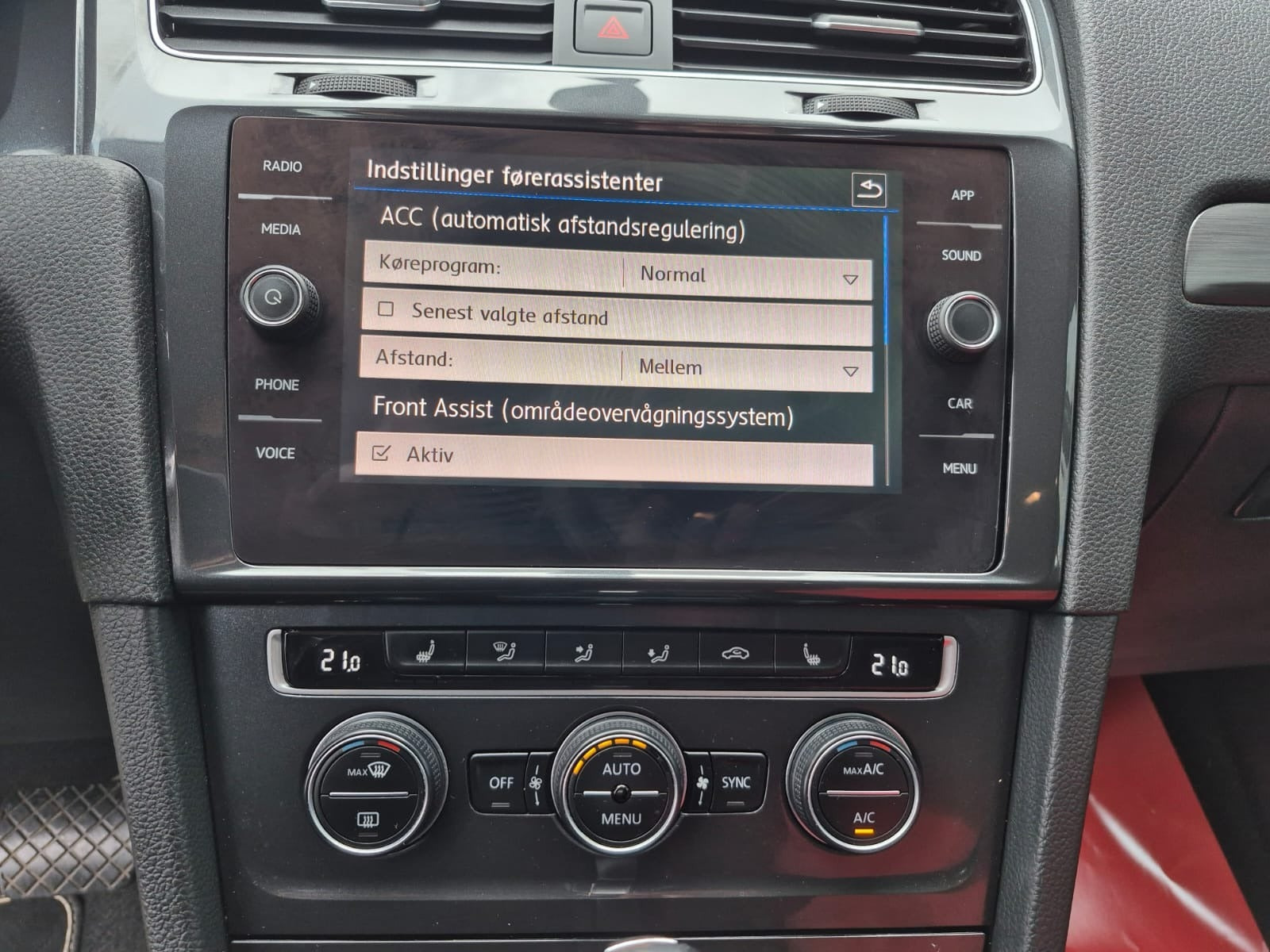 Hvid VW Golf VII fra 2019