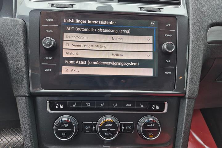 Hvid VW Golf VII fra 2019