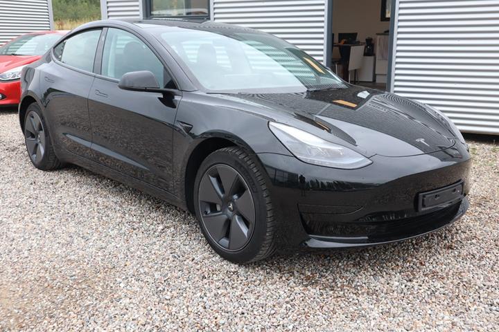 Sort Tesla Model 3 fra 2023