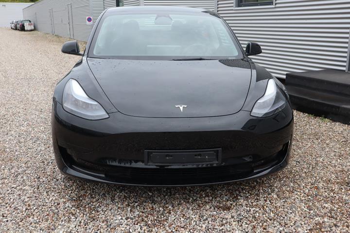 Sort Tesla Model 3 fra 2023