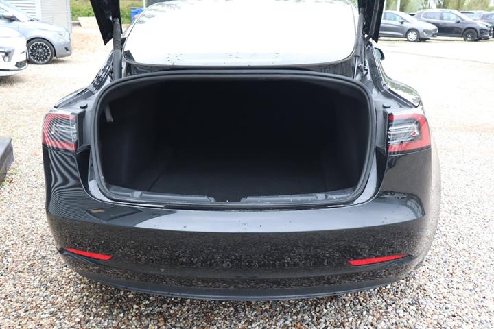 Sort Tesla Model 3 fra 2023