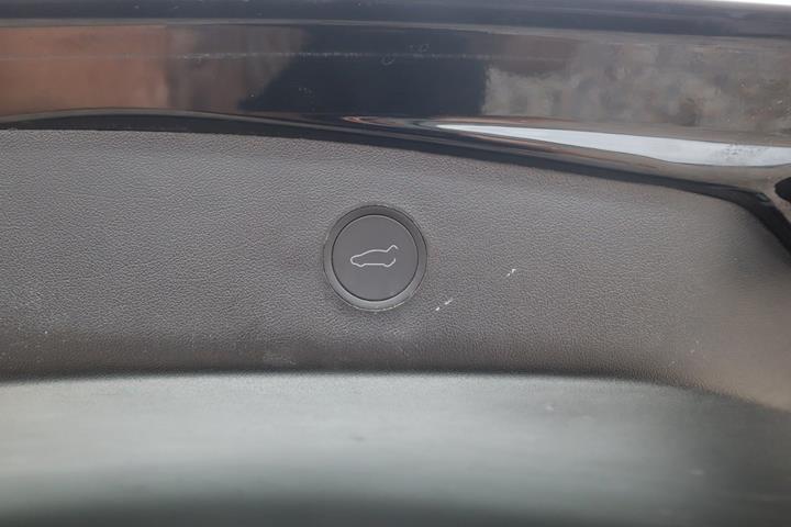 Sort Tesla Model 3 fra 2023