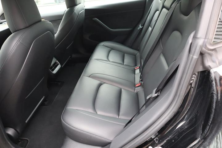 Sort Tesla Model 3 fra 2023