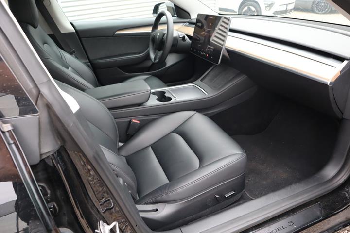Sort Tesla Model 3 fra 2023