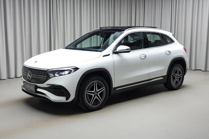 Hvid Mercedes EQA250 fra 2021 set udefra
